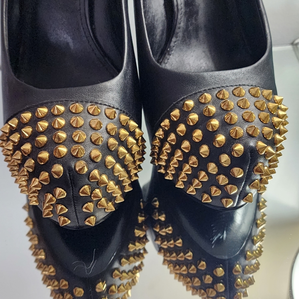 To small - Picture 3 of 5